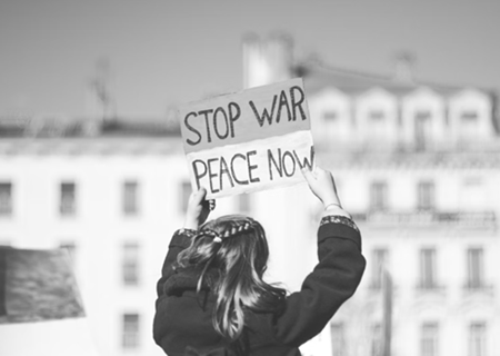 전쟁에 반대해야 한다: 유가 폭등과 세계 경제 위기의 경고